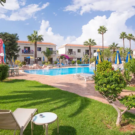 Loutsiana I & Ii Deluxe Hotel