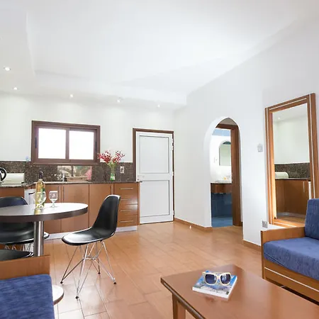 Loutsiana I & Ii Deluxe Hotel 3*