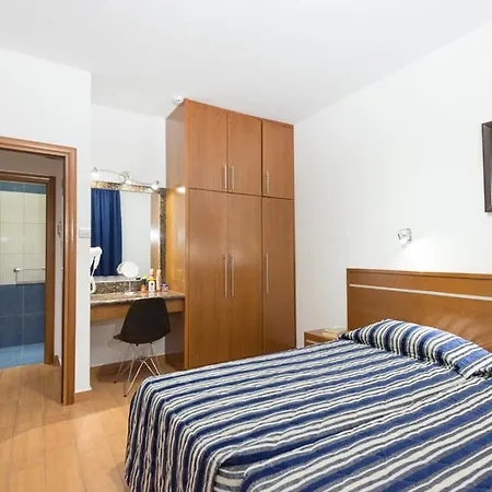 Loutsiana I & Ii Deluxe Hotel 3*
